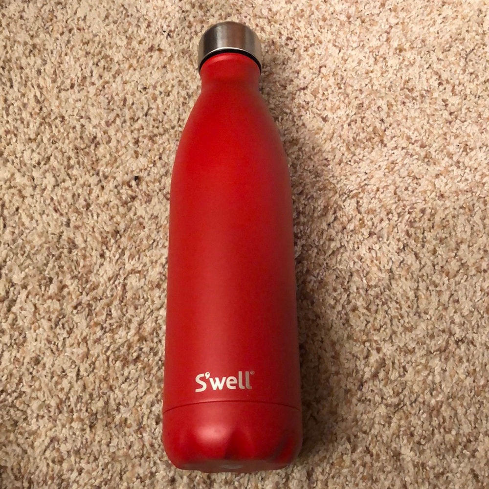 Swell water bottle.  Excellent condition